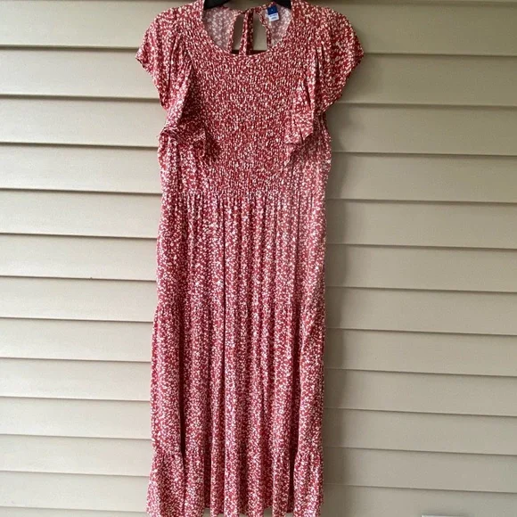 VGUC Old Navy Sz-L(M) Red & White Floral Layers, Ruffled Sleeves, Gathered Chest - Picture 7 of 16